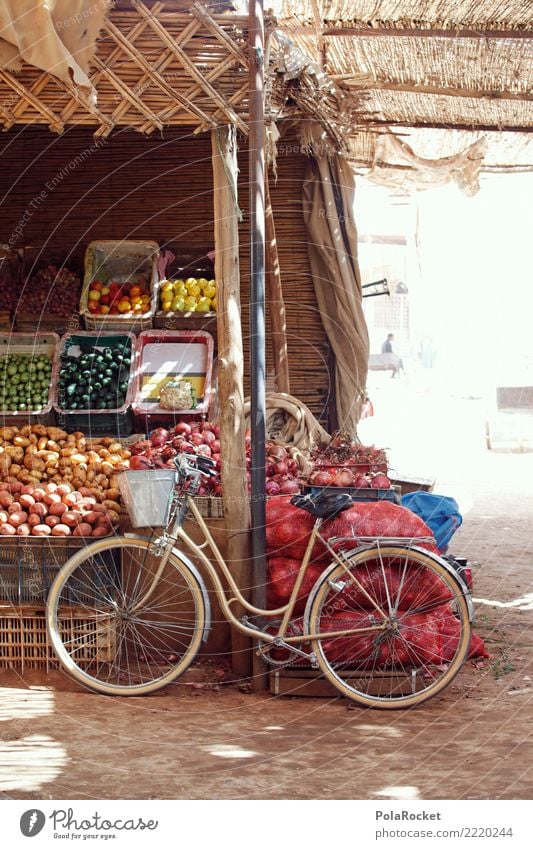#A# Fahrrad in Marrakesch Lebensmittel ästhetisch Markt Marktplatz Markttag Kartoffeln Gurke Vielfältig Seitenstraße Gasse Marokko Farbfoto mehrfarbig