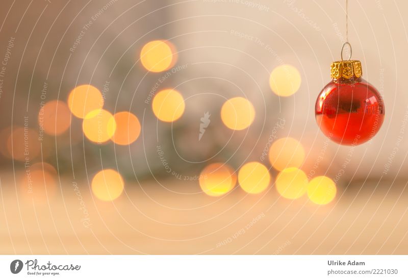 Rote Weihnachtskugel elegant Erholung ruhig Dekoration & Verzierung Christbaumkugel Lichterkette Feste & Feiern Weihnachten & Advent Glas Kugel glänzend hängen
