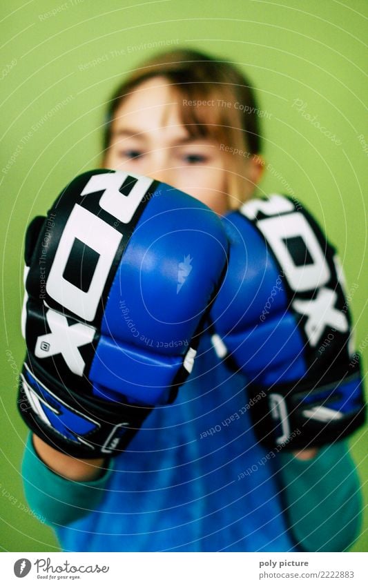 Komm mir bloß nicht zu nahe! Sport Kampfsport Junge Frau Jugendliche 8-13 Jahre Kind Kindheit Erfolg Kraft Willensstärke Macht Mut Angst Wut Ärger gereizt