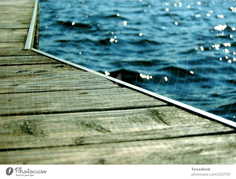 109daysago Meer See Alster Steg Holz Sonne Schneidebrett Anlegestelle Reflexion & Spiegelung Wasseroberfläche Wasserspiegelung Wellen Textfreiraum unten