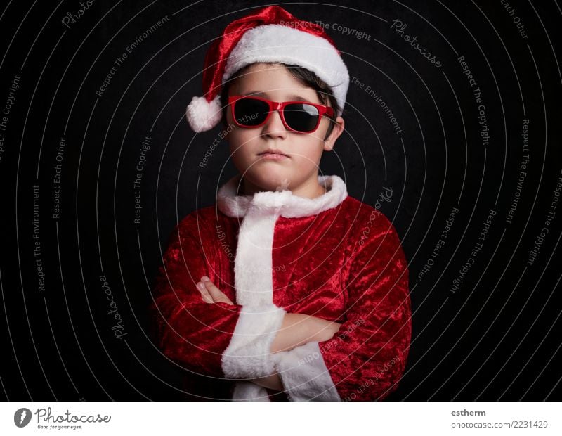 lustiger Junge mit Sonnenbrille auf Weihnachten Lifestyle Winter Party Veranstaltung Feste & Feiern Weihnachten & Advent Mensch maskulin Kind Kleinkind Kindheit