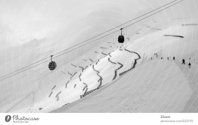 weißes Glück Ferien & Urlaub & Reisen Schnee Winterurlaub Berge u. Gebirge Wintersport Landschaft Wolken schlechtes Wetter Nebel Alpen Seilbahn Skilift dunkel