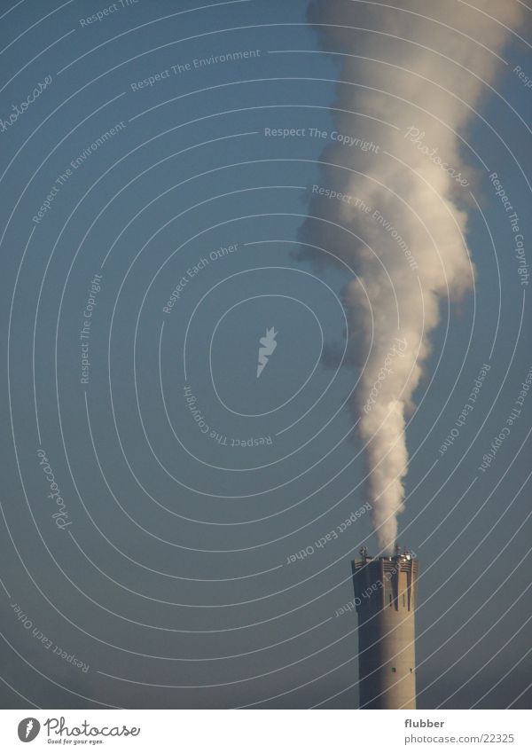 rauchen ist gesund Fabrik Abgas Umweltverschmutzung Luft Industrie Schornstein Rauchwolke verbrennungsanlage Himmel Klima viele Menschenleer Außenaufnahme