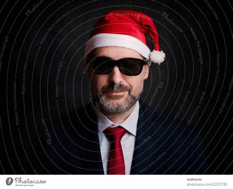 Geschäftsmann zu Weihnachten auf schwarzem Hintergrund Lifestyle elegant Freude Entertainment Party Veranstaltung Feste & Feiern Weihnachten & Advent