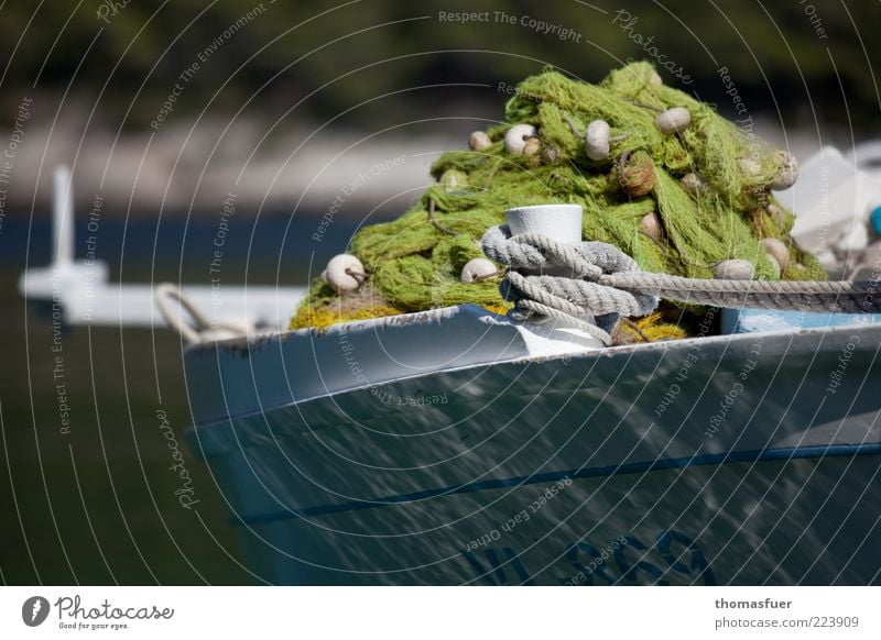 Sommer Salz Sardinen Ferien & Urlaub & Reisen Fischereiwirtschaft Fischerboot Fischernetz Schönes Wetter Netz Seil blau grün Gelassenheit Pause Zufriedenheit
