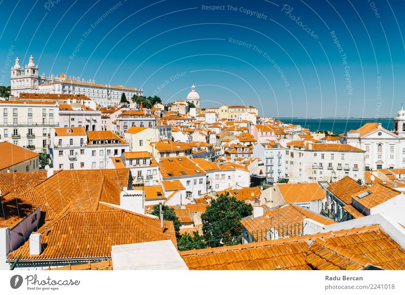 Panoramablick auf die Skyline von Lissabon in Portugal Ferien & Urlaub & Reisen Tourismus Sightseeing Städtereise Sommer Sommerurlaub Haus Umwelt Landschaft