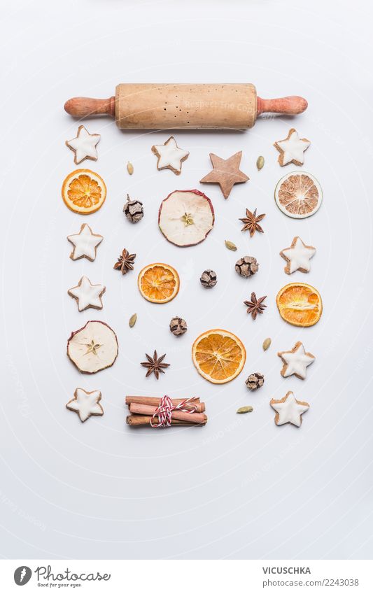 Weihnachtsbacken Stillleben auf weiß Lebensmittel Design Winter Feste & Feiern Weihnachten & Advent Dekoration & Verzierung Zeichen Ornament Tradition Entwurf