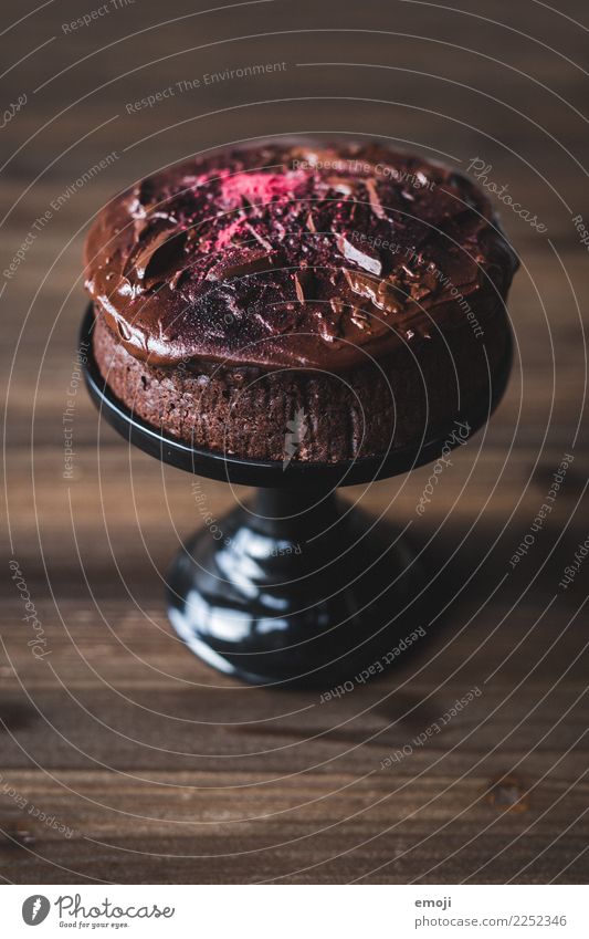 Rote-Beete-Schokokuchen Kuchen Dessert Süßwaren Schokolade Ernährung Slowfood dunkel lecker süß rosa Schokoladenkuchen Farbfoto Innenaufnahme Studioaufnahme
