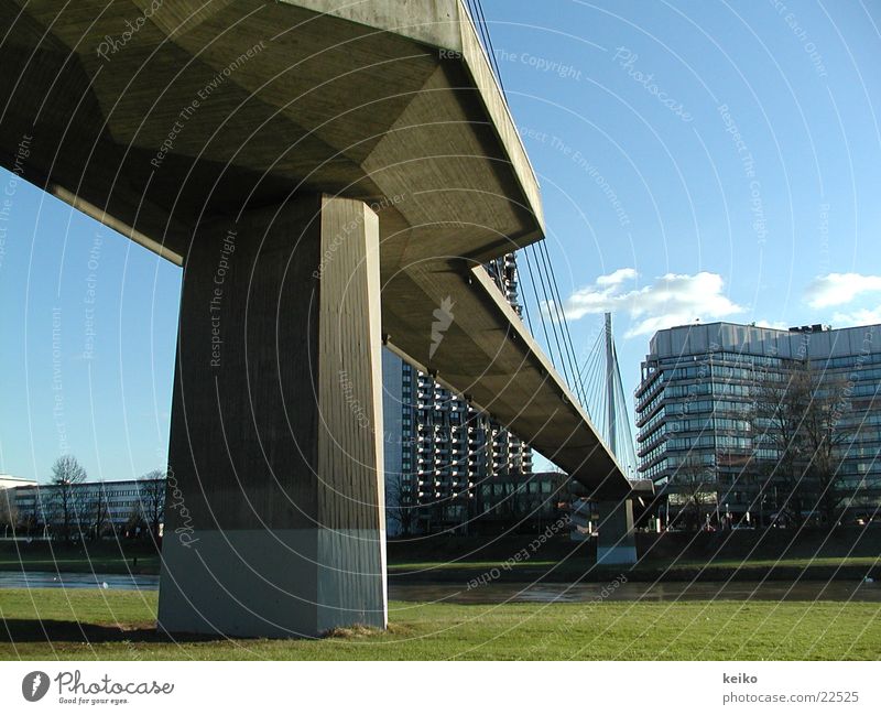 keiko Mannheim abstrakt Architektur Brücke Architekur