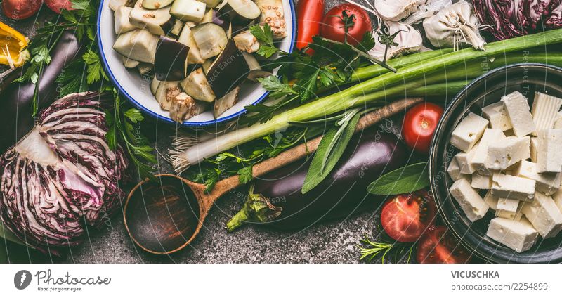Vegetarische Kochzutaten Lebensmittel Käse Joghurt Gemüse Salat Salatbeilage Kräuter & Gewürze Ernährung Bioprodukte Vegetarische Ernährung Diät Geschirr Stil