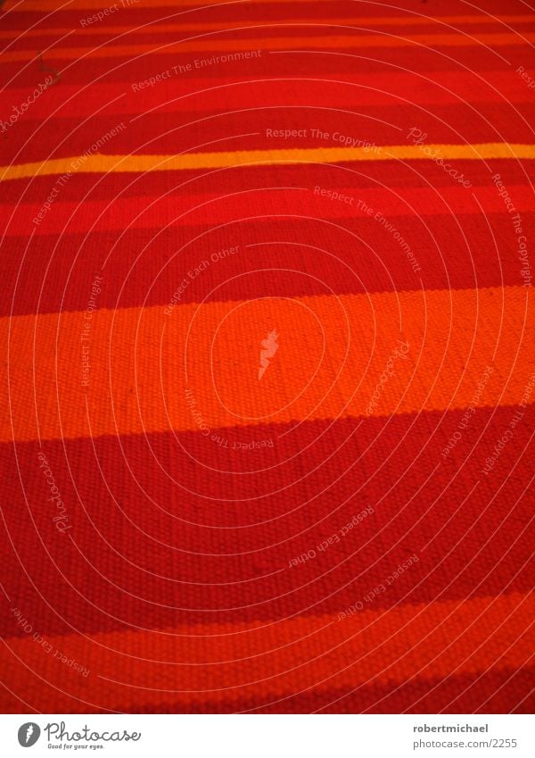 ikea teppich rot gelb Teppich Vorleger Streifen Stoff Wohnung unten horizontal Muster retro dreckig Häusliches Leben orange Läufer Strukturen & Formen Linie