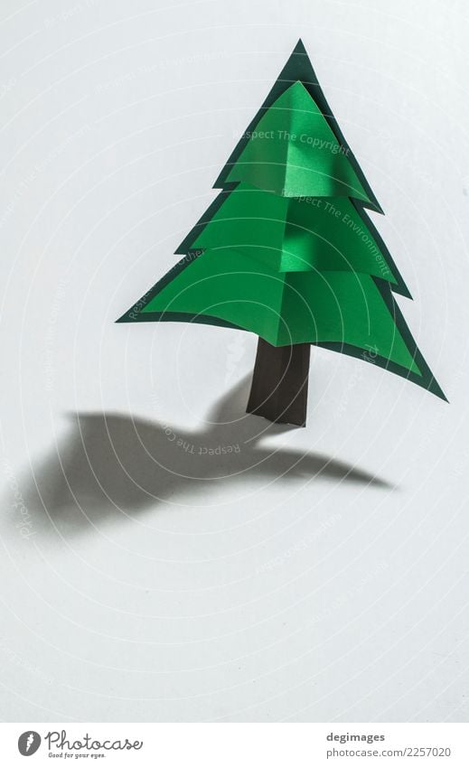 Weihnachtskiefer gemacht vom Papier auf Papierhintergrund. Design Winter Dekoration & Verzierung Feste & Feiern Weihnachten & Advent Kunst Baum Ornament neu