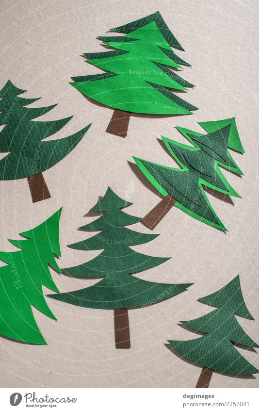 Weihnachtskiefer gemacht vom Papier auf Papierhintergrund Design Winter Dekoration & Verzierung Feste & Feiern Weihnachten & Advent Kunst Baum Ornament neu grün
