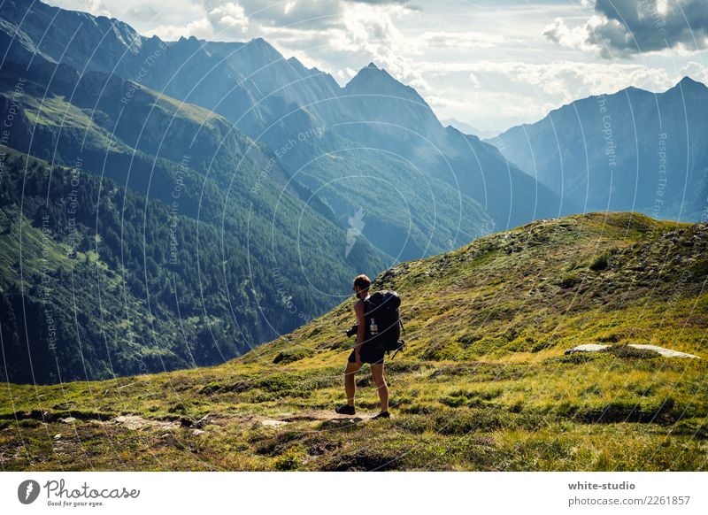 The Wanderer! Wohlgefühl Zufriedenheit Ferien & Urlaub & Reisen Tourismus Ausflug Abenteuer Ferne Freiheit Sommer Sommerurlaub Berge u. Gebirge wandern