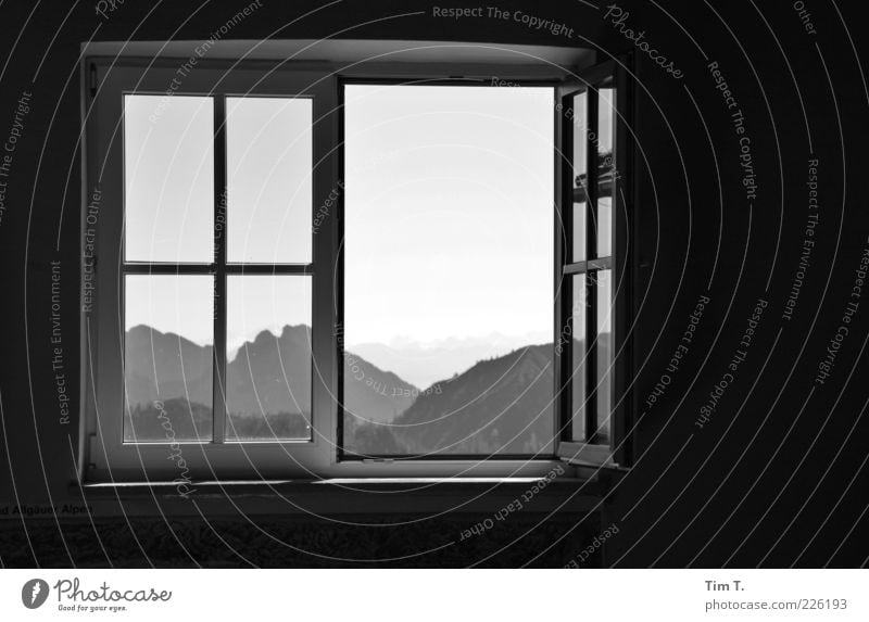 Fenster mit Ausblick Natur ein lizenzfreies Stock Foto