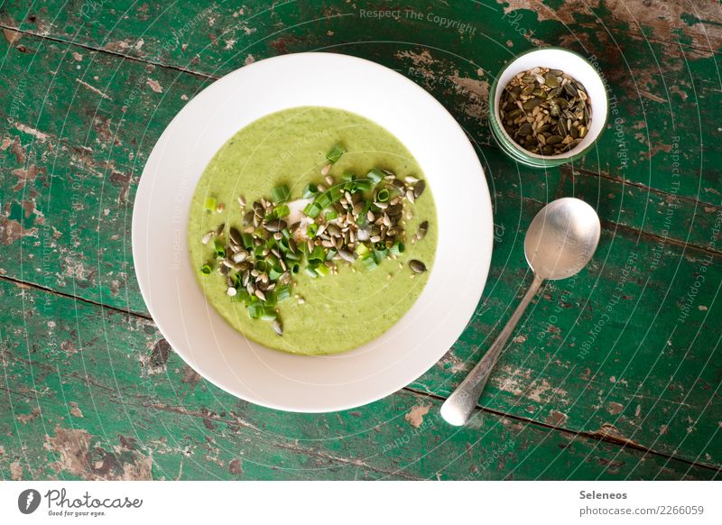 grüne Suppe Lebensmittel Gemüse Eintopf Brokkoli Getreide Samen Schnittlauch Kürbiskern Ernährung Essen Mittagessen Abendessen Bioprodukte