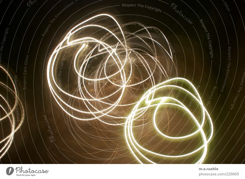hula hoop's Kunst Kunstwerk ästhetisch einzigartig verrückt trashig Begeisterung Euphorie Bewegung chaotisch Lichtspiel kreisen Kreisel Nacht Irrlicht rund