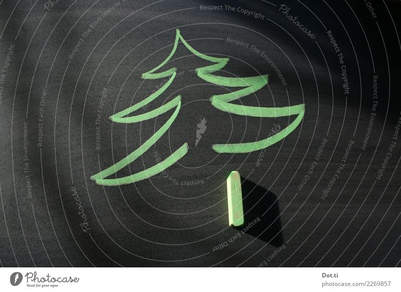 late christmas Weihnachten & Advent Zeichen Tannenbaum zeichnen grün schwarz Kreidezeichnung Tafel Weihnachtsbaum Farbfoto Studioaufnahme Menschenleer