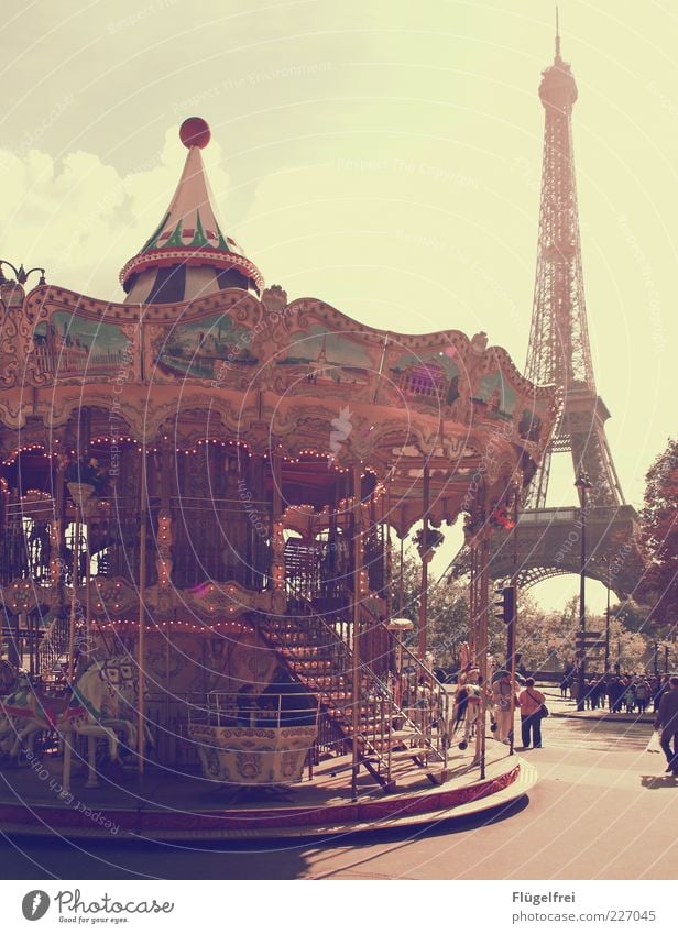 Oh là là! Schönes Wetter drehen Karussell Karussellpferd Paris altehrwürdig Tour d'Eiffel Frankreich Ferien & Urlaub & Reisen Mensch Kultur Hauptstadt Freude