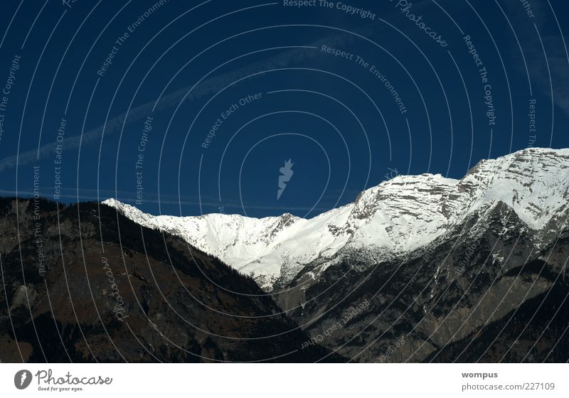 Ein Traum Natur Landschaft Himmel Schönes Wetter Schnee Hügel Felsen Alpen Berge u. Gebirge Gipfel Schneebedeckte Gipfel Farbfoto Außenaufnahme Tag Bergkette