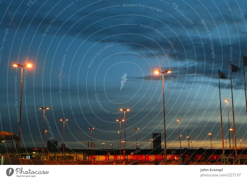 arlanda 4:20 Himmel Wolken Nachthimmel Sonnenaufgang Sonnenuntergang Stockholm Stockholm-Arlanda Airport Flughafen leuchten Heimweh Fernweh Reisefotografie