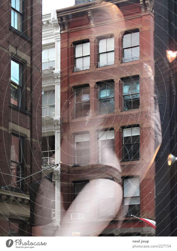 SoHo Shopping 1 Lifestyle Stil Städtereise feminin Körper New York City Hochhaus Fassade Fenster Unterwäsche Schaufensterpuppe Backstein ästhetisch elegant Mode