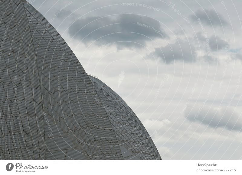 Segel im Wind Wolken Sydney Hafenstadt Dach Sehenswürdigkeit Wahrzeichen Opera House grau weiß Keramik Fliesen u. Kacheln Wölbung Wolkenhimmel Detailaufnahme