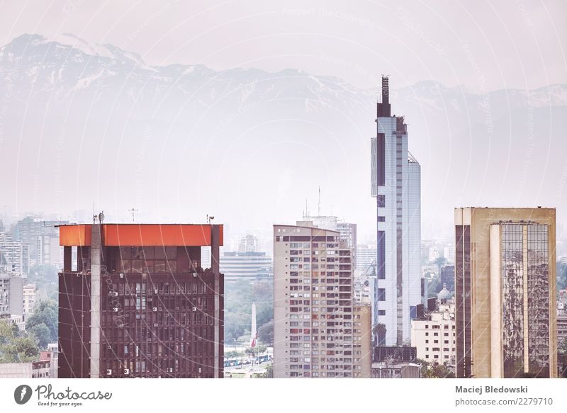 Gebäude in der Innenstadt von Santiago de Chile. Ferien & Urlaub & Reisen Sightseeing Häusliches Leben Büro Himmel Stadtzentrum Skyline Hochhaus Architektur
