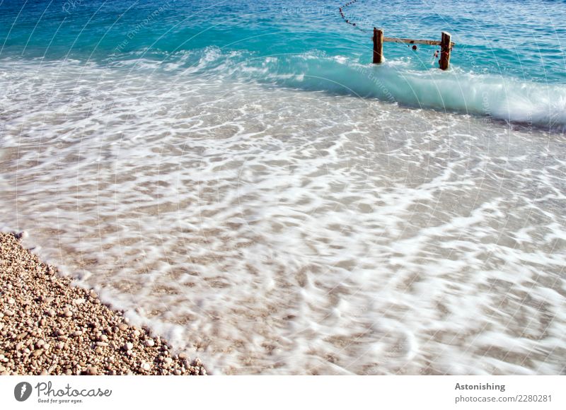 das Meer Umwelt Natur Wasser Sommer Wetter Schönes Wetter Wellen Küste Strand Mittelmeer dhermi Albanien Sand blau schwarz weiß Holz Ferien & Urlaub & Reisen