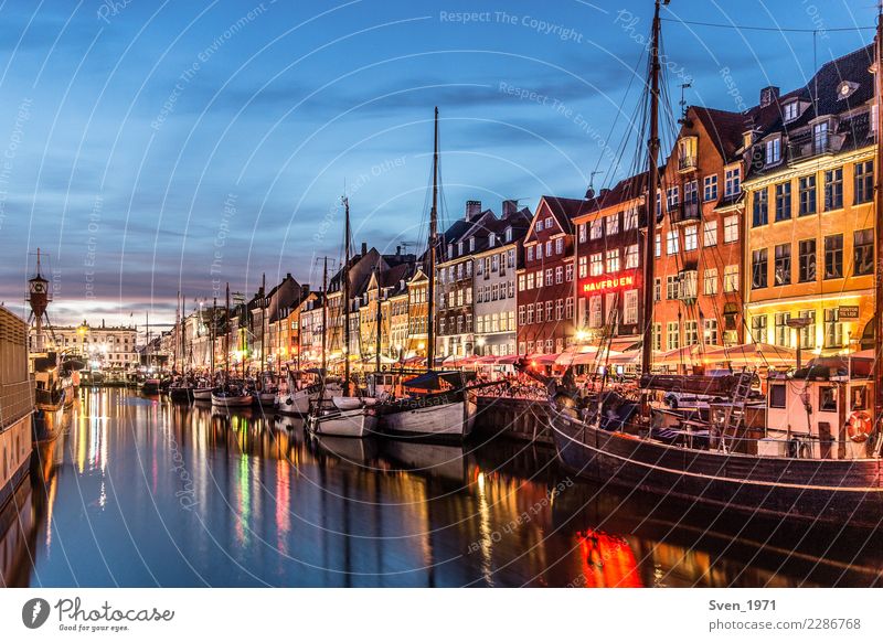 Nyhavn Kopenhagen am Abend Ferien & Urlaub & Reisen Tourismus Städtereise Nachtleben Segeln Sonnenaufgang Sonnenuntergang Ostsee Dänemark Europa Hauptstadt