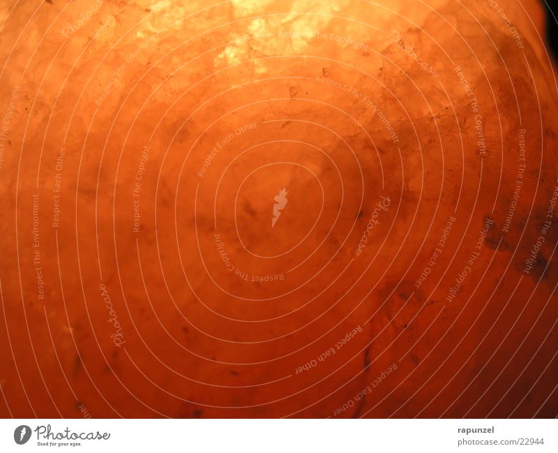 Salzkristall1 Licht gelb Edelstein Windlicht Physik Makroaufnahme Nahaufnahme Schatten orange Beleuchtung Wärme