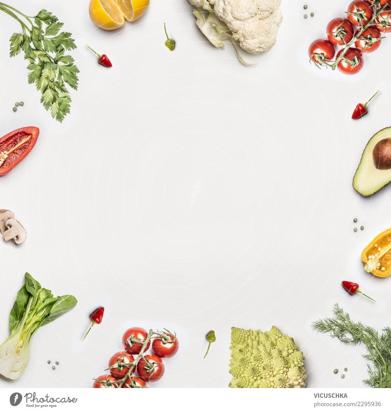 Salat Gemüse Rahmen auf weißem Hintergrund Lebensmittel Salatbeilage Bioprodukte Vegetarische Ernährung Diät Stil Design Gesundheit Gesunde Ernährung Restaurant