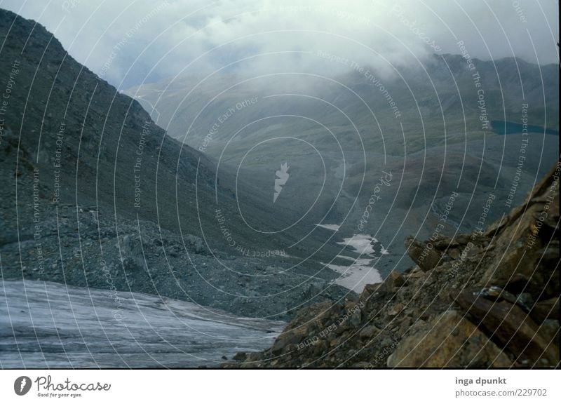 Hochgebirge Berge u. Gebirge Umwelt Natur Landschaft Urelemente Wolken Klima Klimawandel Wetter schlechtes Wetter Nebel Eis Frost Felsen Alpen