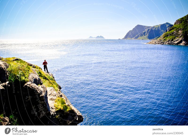 Atlantik Landschaft Wasser Himmel Wolkenloser Himmel Sonnenlicht Sommer Schönes Wetter Küste Bucht Nordsee Meer blau Norwegen Skandinavien Norwegenurlaub Insel