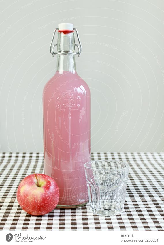 juicy pink drink Lebensmittel Frucht Apfel Ernährung Getränk Erfrischungsgetränk Limonade Saft Flasche Glas Gesundheit süß rosa Appetit & Hunger Durst