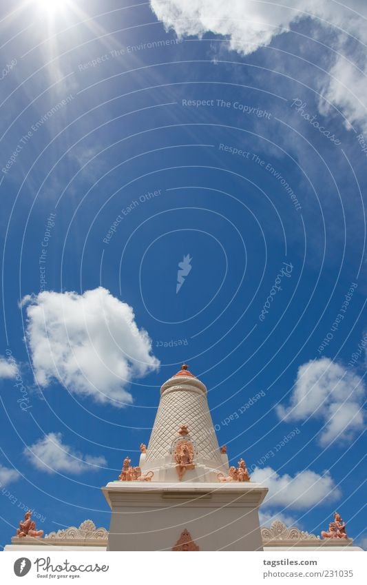 DEM HIMMEL SO NAH Himmel Himmel (Jenseits) Religion & Glaube Kirche Moschee Mauritius Wolken Ferien & Urlaub & Reisen Sommer Sonne Farbfoto Textfreiraum oben