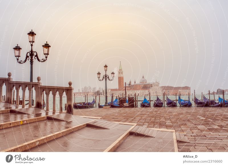 Venezia Gondolas vor San Giorgio Maggiore Ferien & Urlaub & Reisen Sightseeing Bildung Architektur Landschaft Wasser Himmel Winter Nebel Venedig Italien Europa