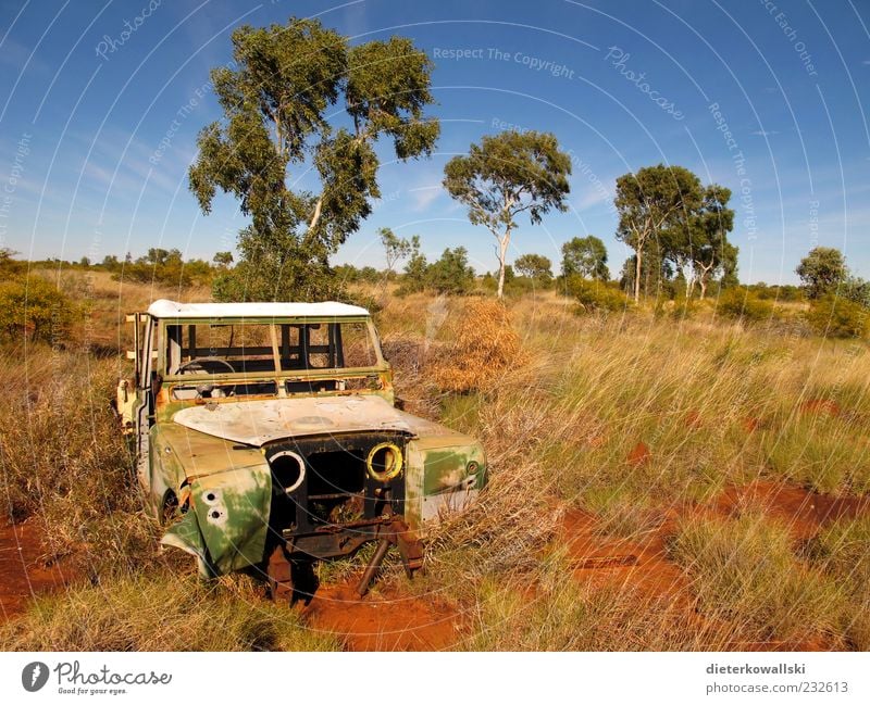 Autowrack Autofahren Fahrzeug PKW Rost Ende Ferien & Urlaub & Reisen kaputt alt Menschenleer Wandel & Veränderung Australien Outback Vergänglichkeit Umwelt