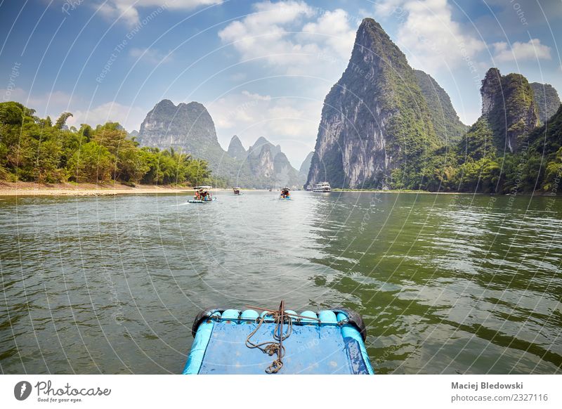Li River Bambus Floß von Guilin nach Xingping, China. Erholung Ferien & Urlaub & Reisen Tourismus Ausflug Abenteuer Freiheit Sightseeing Expedition Sommer