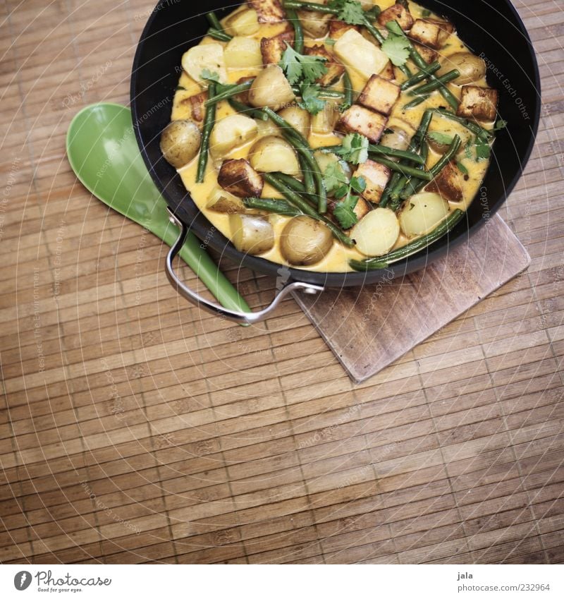 I LOVE CURRY Lebensmittel Curry Kartoffeln Tofu Bohnen Ernährung Mittagessen Bioprodukte Vegetarische Ernährung Asiatische Küche Pfanne Löffel Wok lecker