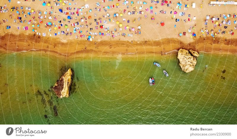 Luftaufnahme von fliegenden Drohnen von Menschen am Lagos Beach Schwimmen & Baden Ferien & Urlaub & Reisen Tourismus Sommer Sommerurlaub Sonnenbad Strand Meer