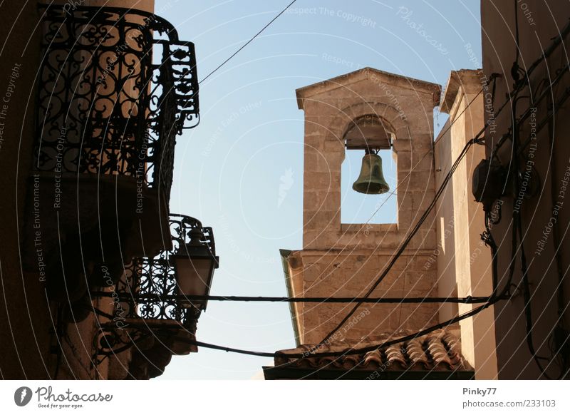 Kampanile - Glockenturm von Castelsardo, Sardinien, Italien Sightseeing Städtereise Sommer Kultur Wasser Hügel Europa Dorf Kleinstadt Kirche Dom Turm Stein