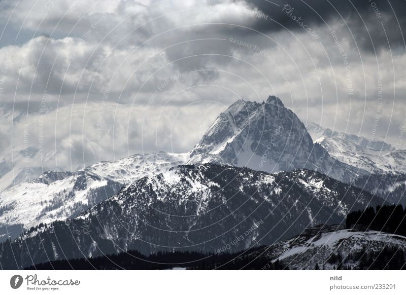 Massiv Ferien & Urlaub & Reisen Tourismus Winter Berge u. Gebirge Umwelt Natur Landschaft Himmel Wolken Wetter Schnee Alpen Kitzbüheler Alpen Gipfel