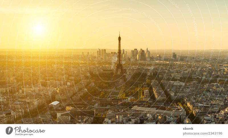 Paris Sonnenuntergang Skyline Tour d'Eiffel Ferien & Urlaub & Reisen Eiffeltower Großstadt France French architecture Farbfoto Abend Dämmerung Licht Sonnenlicht