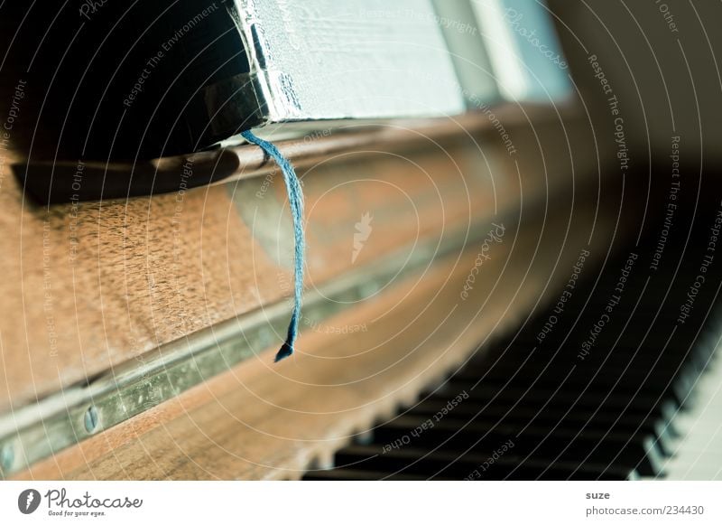 Da beißt die Maus kein' Faden ab. Musik Klavier Buch Holz alt authentisch braun Lesezeichen Klaviatur Musikinstrument Gesangbuch Klassik Maserung