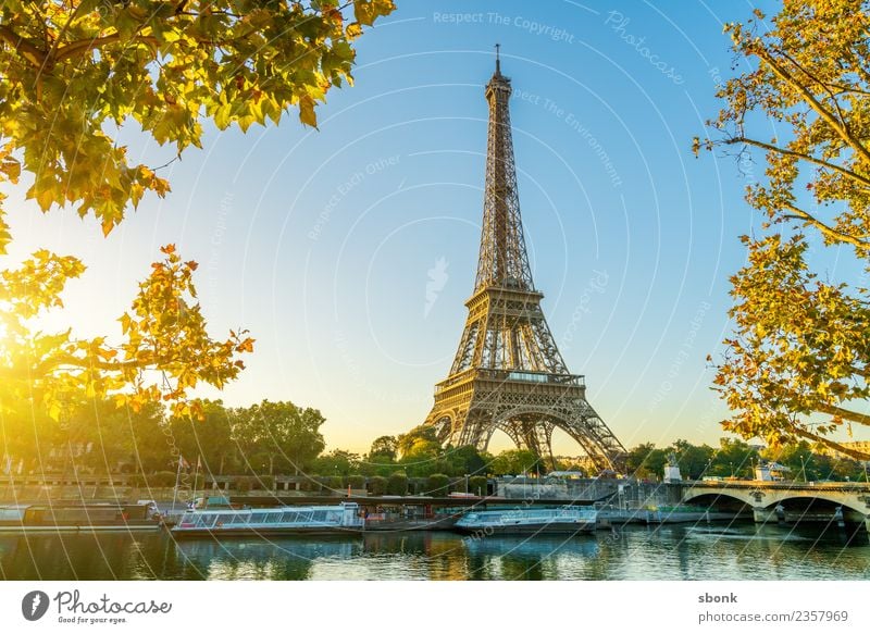 Paris Morgensonne Ferien & Urlaub & Reisen Sommer Stadt Hauptstadt Skyline Bauwerk Gebäude Architektur Tour d'Eiffel Liebe Eiffel Tower France Urban Großstadt