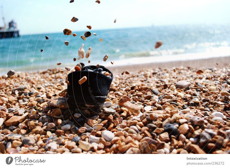 Die freien Steine Ferien & Urlaub & Reisen Strand Steinstrand Farbfoto Außenaufnahme Menschenleer Textfreiraum rechts Tag Kontrast Sonnenlicht