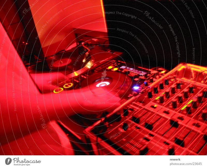 DJ@Work Diskjockey Club gehen Party Schallplatte dunkel stimmig Fototechnik Compact Disc