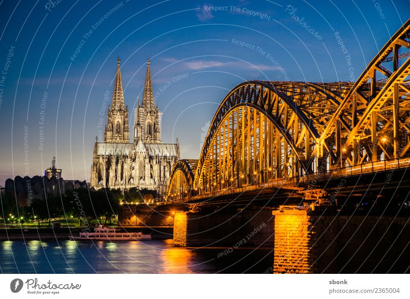 Kölner Hohenzollernbrücke Stadt Skyline Dom Ferien & Urlaub & Reisen Deutschland Großstadt Cityscape Rhein Kölner Dom Farbfoto Abend Dämmerung Nacht