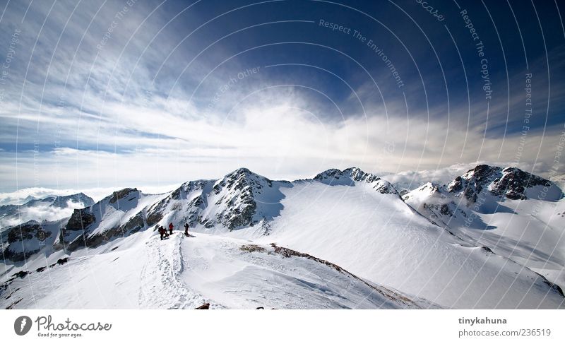 Piz Traunter Ovas (3151m) Winter Schnee Berge u. Gebirge Menschengruppe Natur Landschaft Himmel Wolken Schönes Wetter Eis Frost Alpen Albulapass